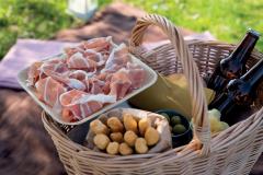 Aria-di-Festa_Uno-dei-cestini-dei-picnic