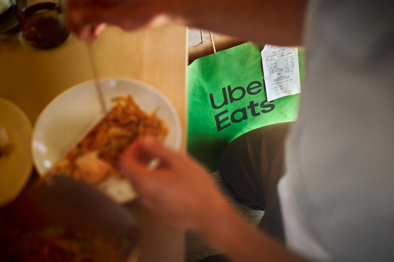 Uber Eats stila la classifica dei piatti cinesi più richiesti in Italia nel 2022