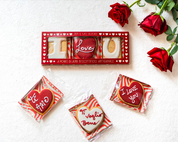Mondo di Laura presenta: i biscotti con i messaggi d’amore per San Valentino