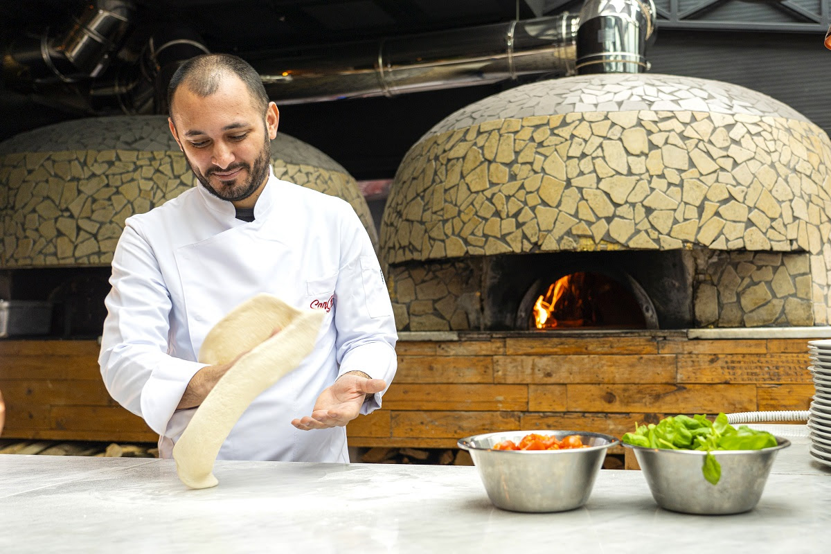 Ciro Di Maio insegna a fare la Pizza ai detenuti per avvicinarli al mondo del lavoro