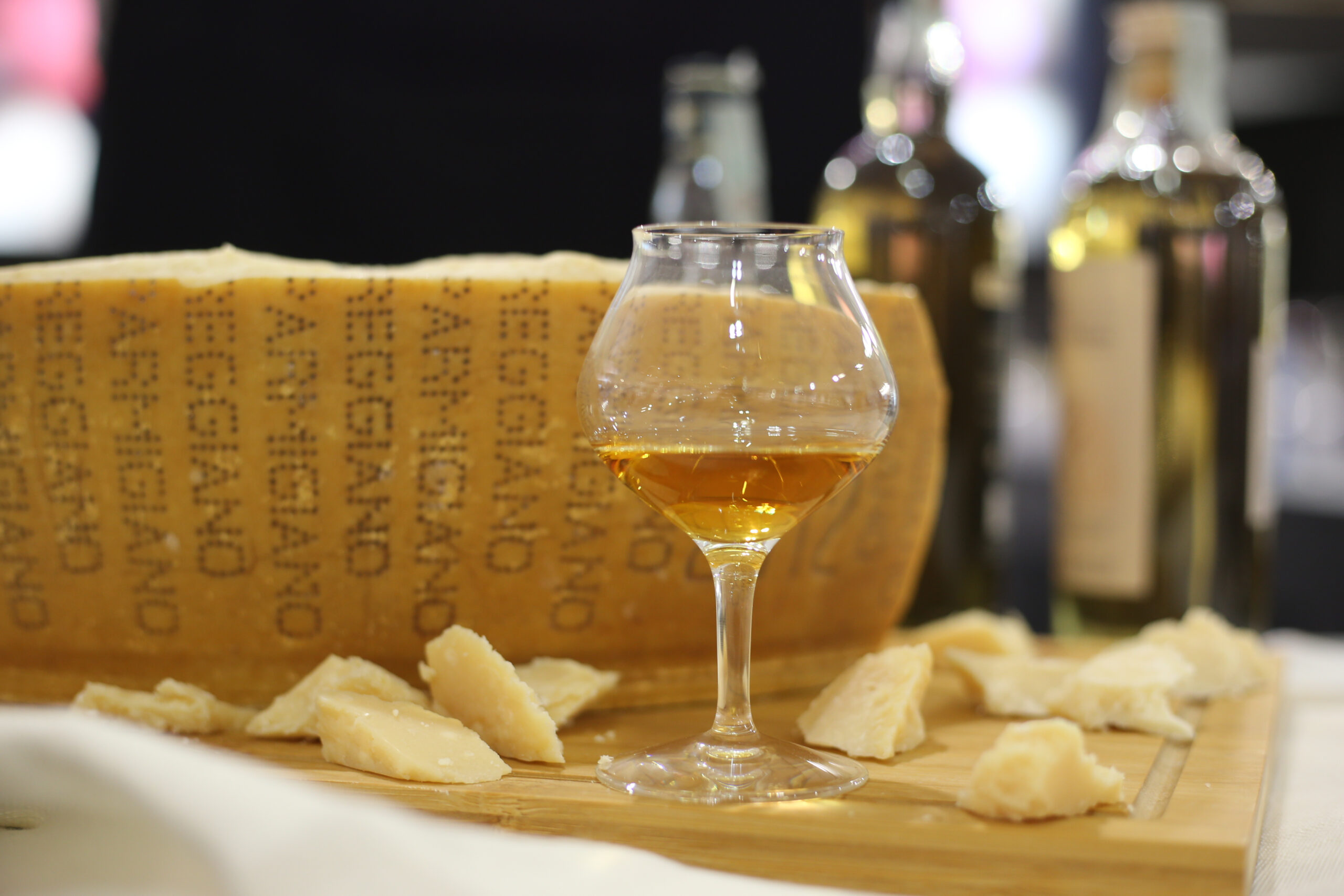 Whisky scozzese e Parmigiano Reggiano: un pairing raffinato a Vinitaly