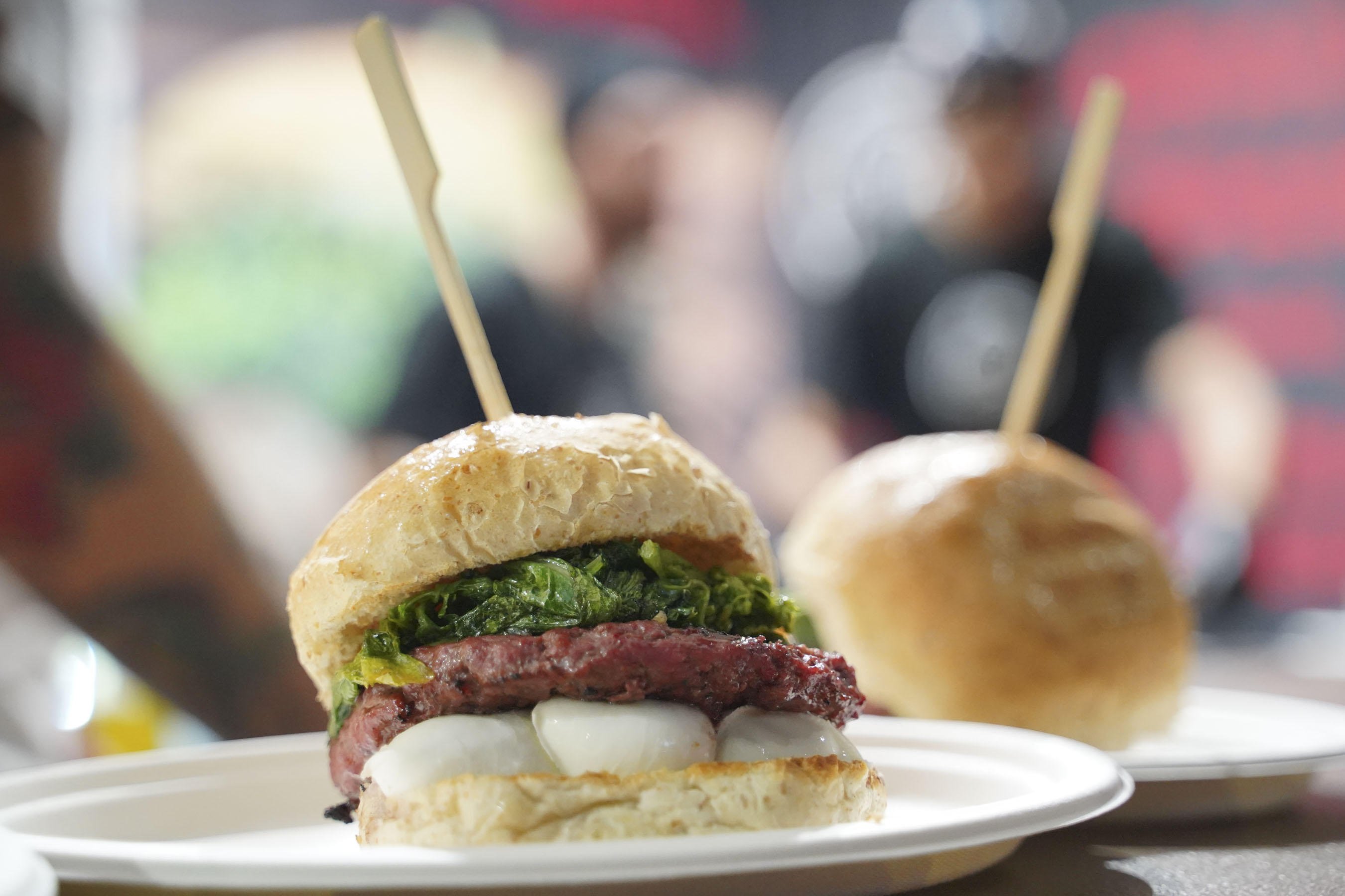 Bufala Fest 2025: Napoli Celebra il Gusto e la Conoscenza in Piazza Municipio