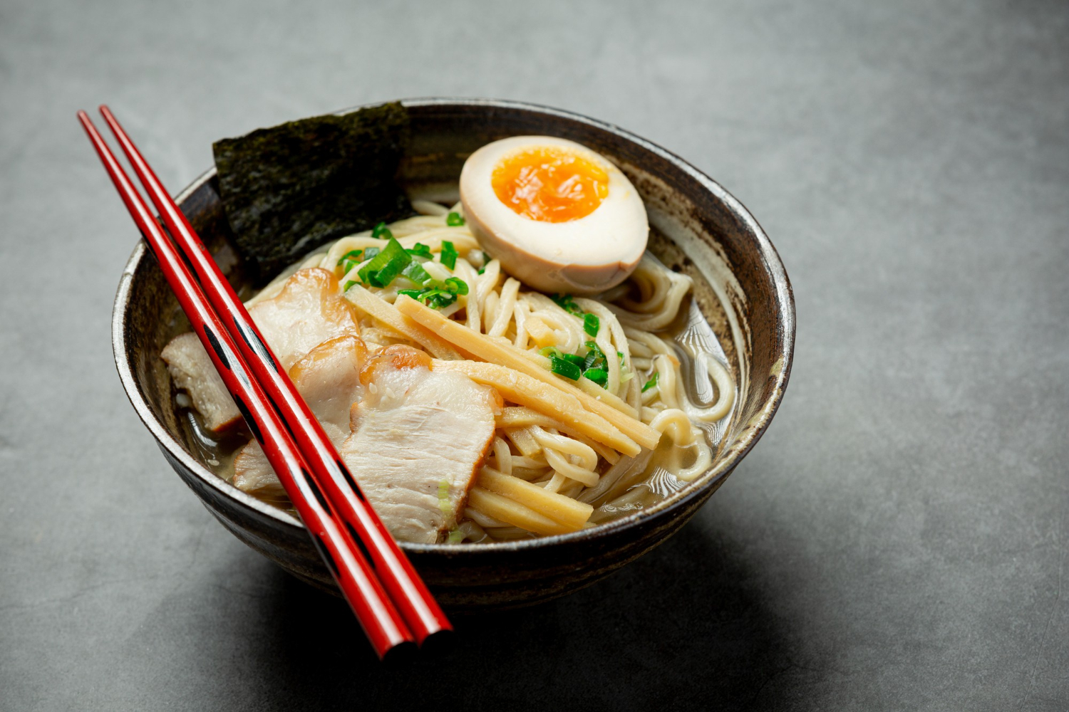 Dal sushi al ramen: guida ai migliori ristoranti giapponesi in Italia